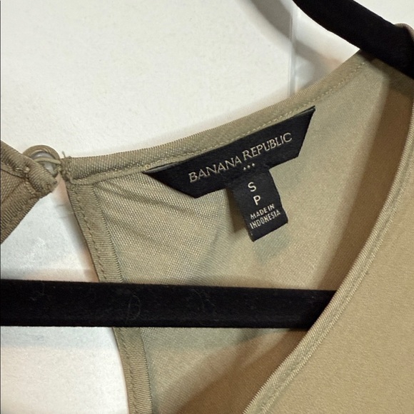 Banana Republic Olive Green Maxi Dress - Satin - small - Picture 2 of 4